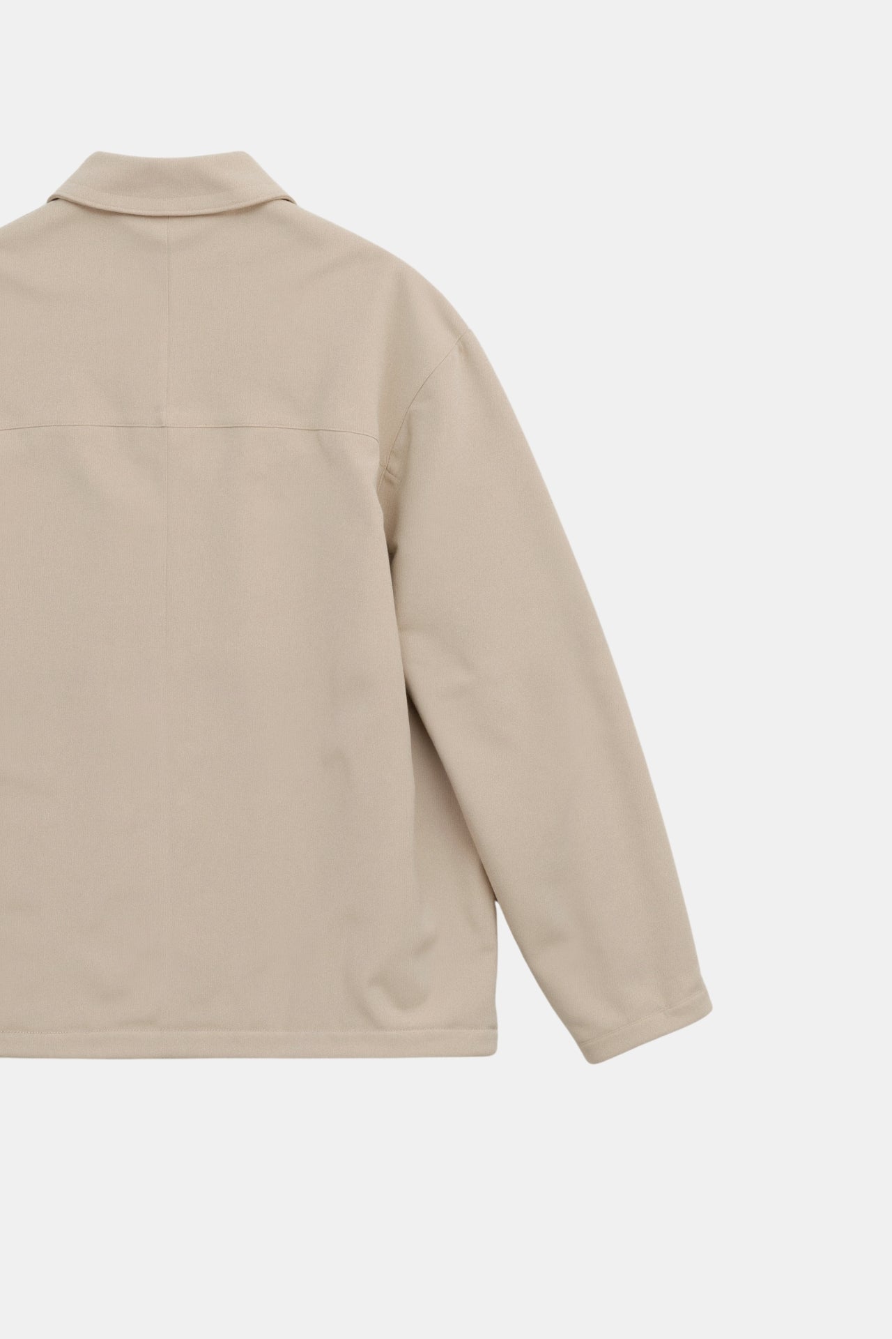 Lätt blazer dam med klassisk kavajslag och knappdetaljer