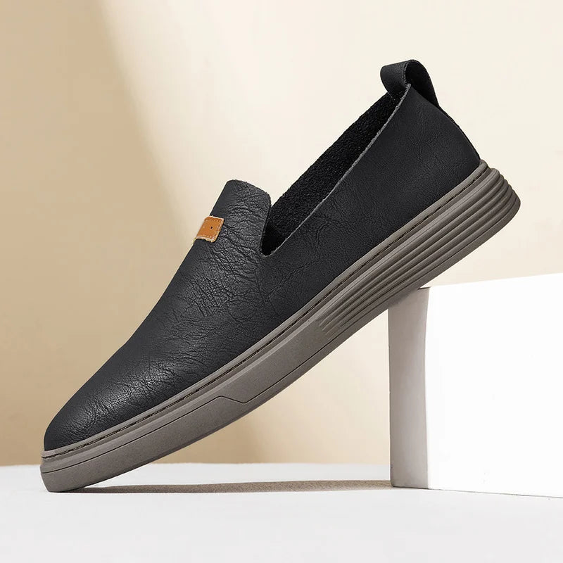 Herrmokasiner – Låg profil – Slip-on design – Mjuk flexibel komfortsula